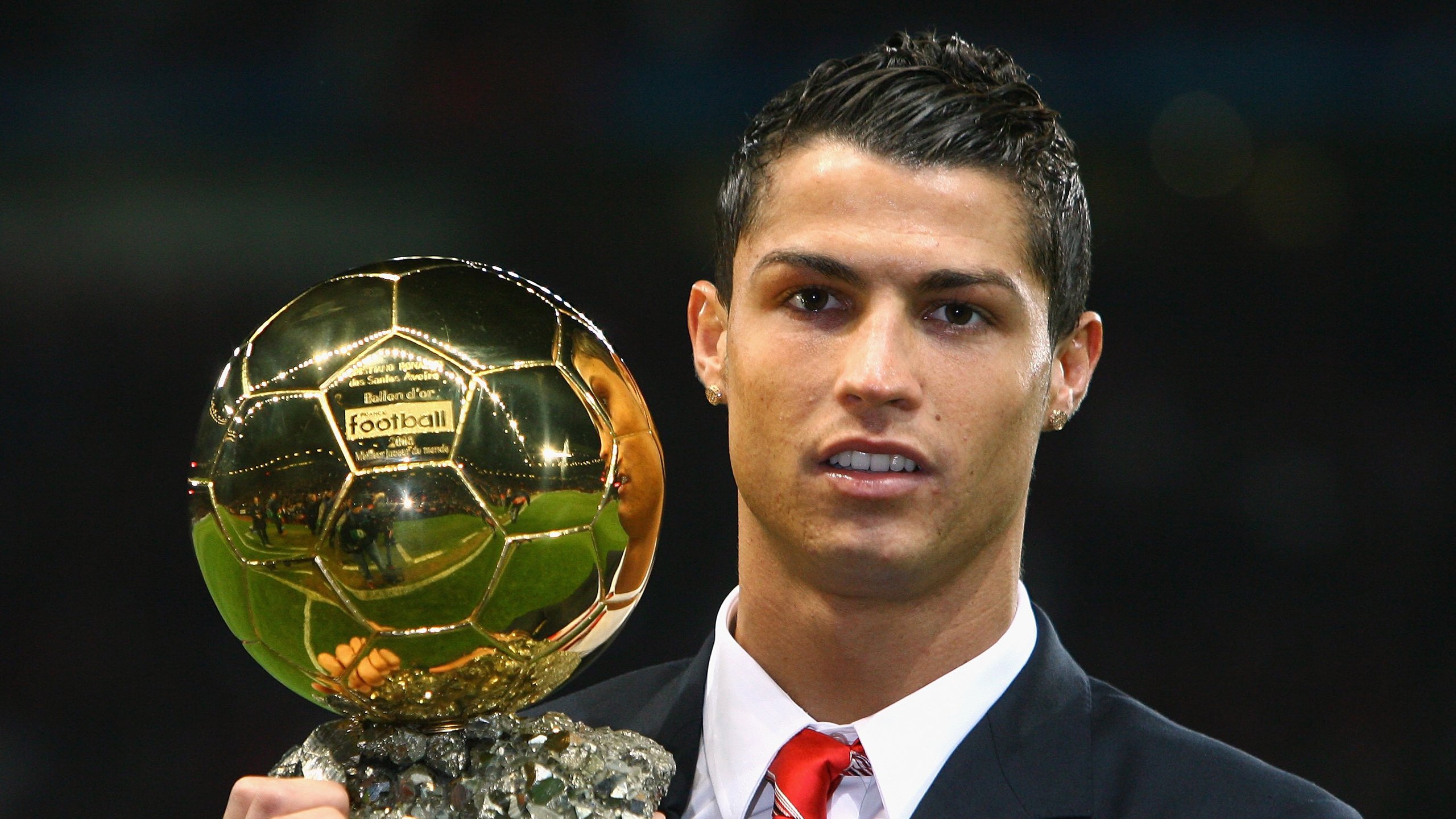 乐鱼体育线上-曼联增强锋线实力，安德森目标明确，曼城门将安德森